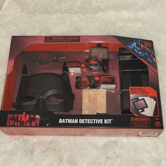 NEW DC Comics The Batman Magnification Lens LED Red Reader Detective Kit Toy - Picture 1 of 6